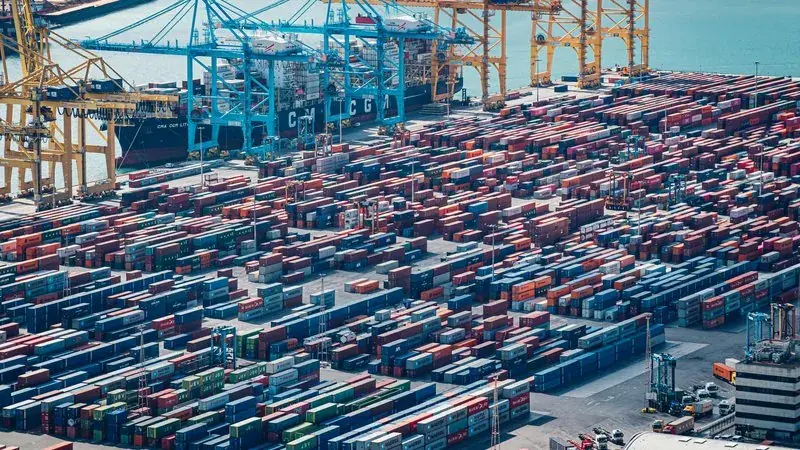 Port of Savannah vs Port of Los Angeles comparison